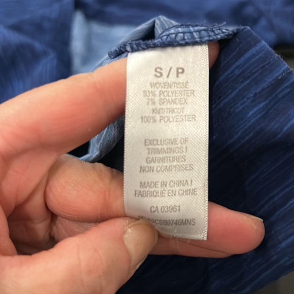 Dark blue scrub shirt by Scrubletics - Picture 4 of 5